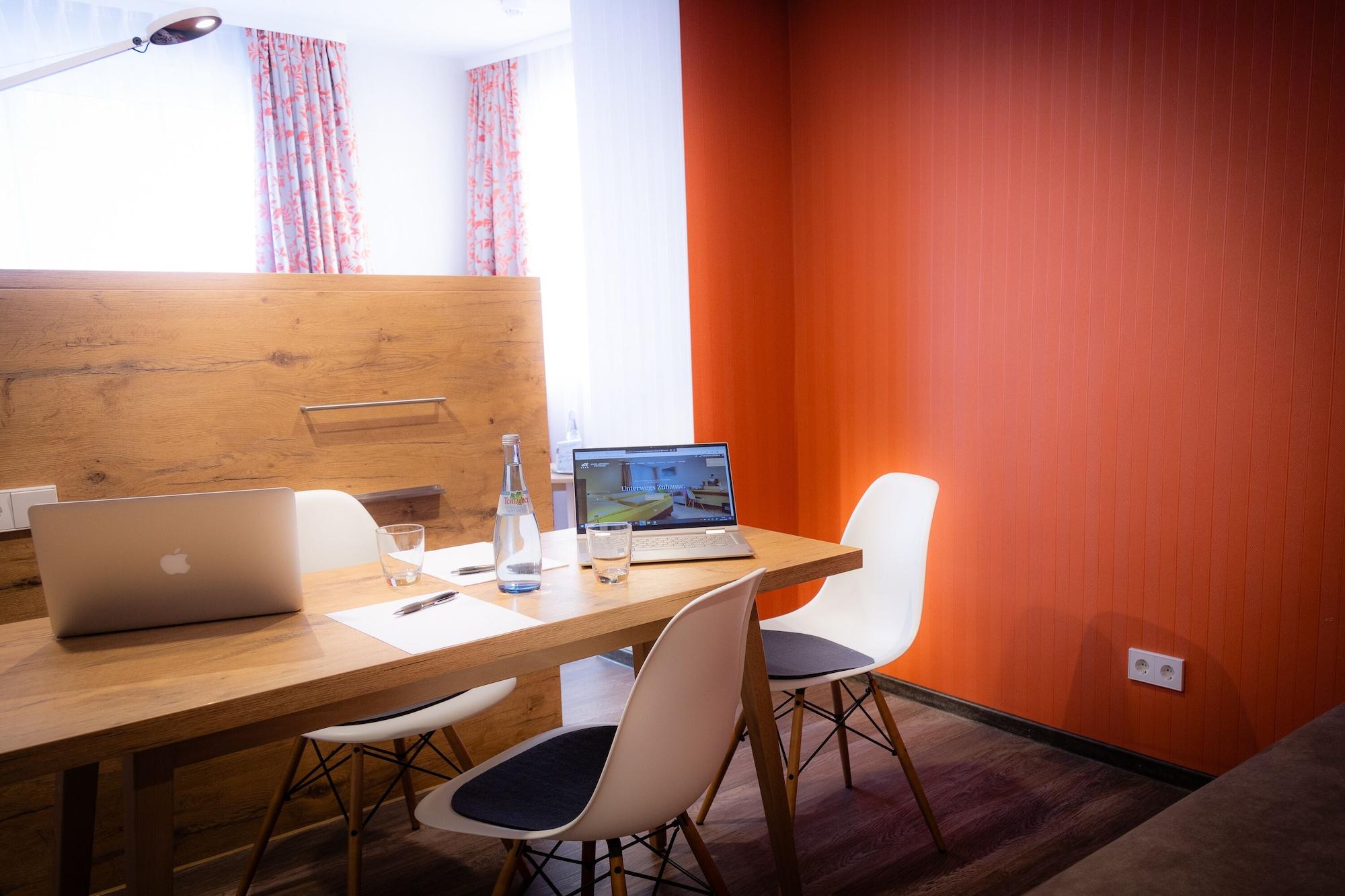 Azenberg Hotel 4*