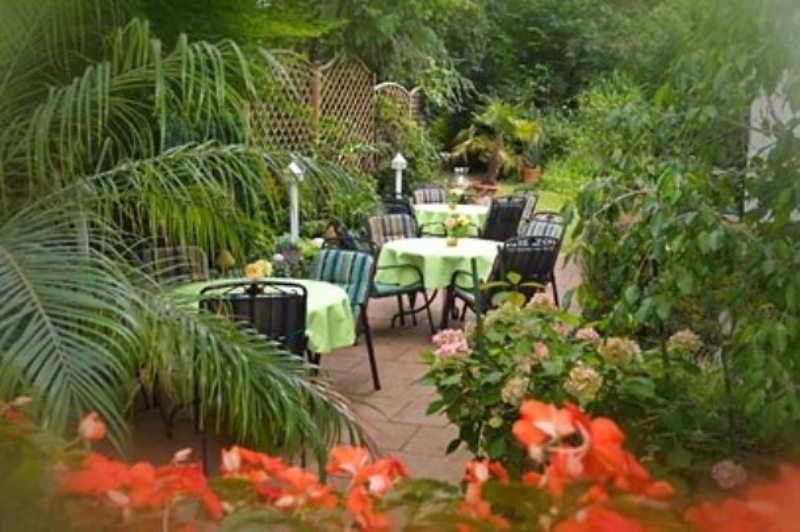 Azenberg Hotel 4*