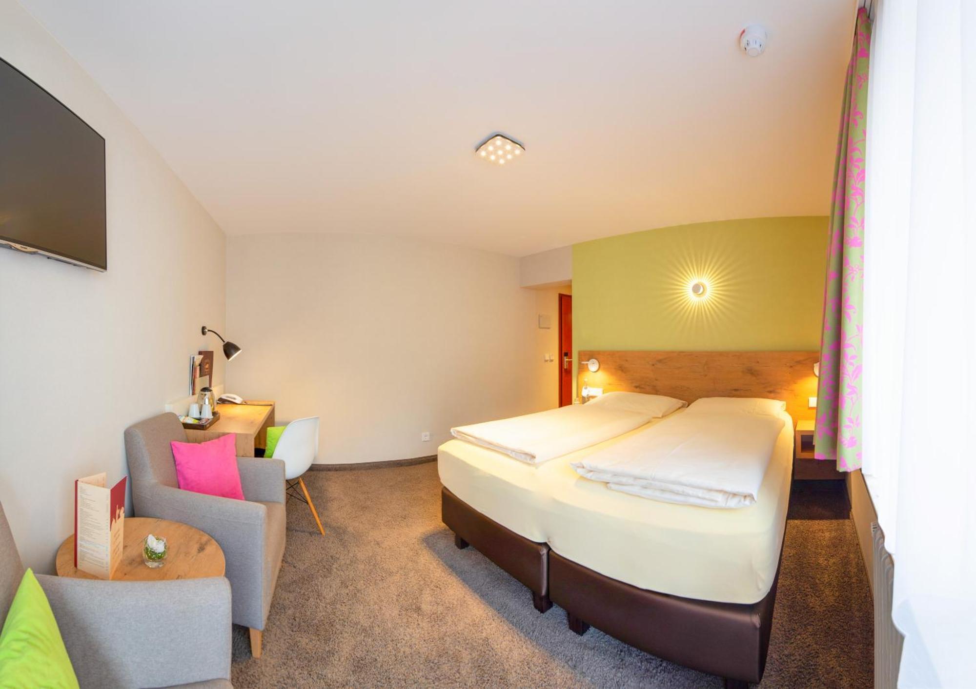 Azenberg Hotel 4*