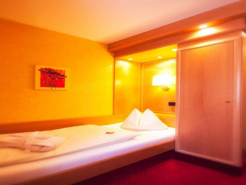 Azenberg Hotel